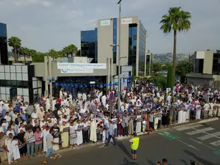 Les fidèles soutiennent l'Institut