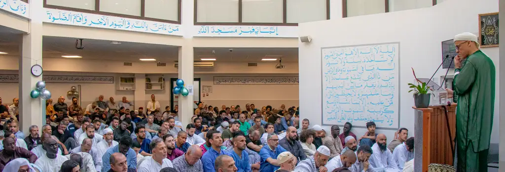 Prêche par l'Imam Benzamia