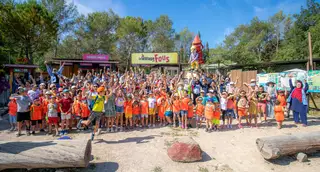 Les enfants au Village des Fous