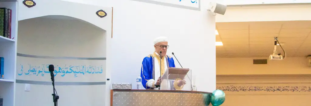 L'Imam Mahmoud Benzamia sur le minbar
